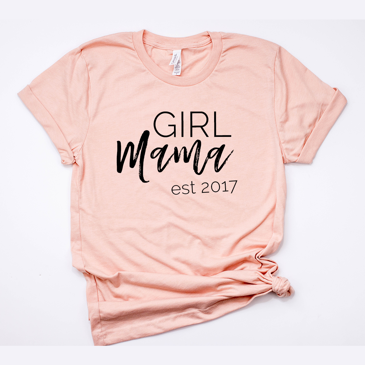 Girl Mama est Personalised date - Peach t-shirt